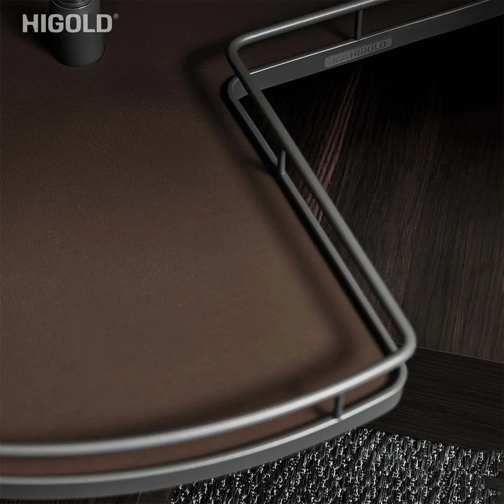 goc-xoay-treo-quan-ao-3-tang-higold-series-a-10.webp