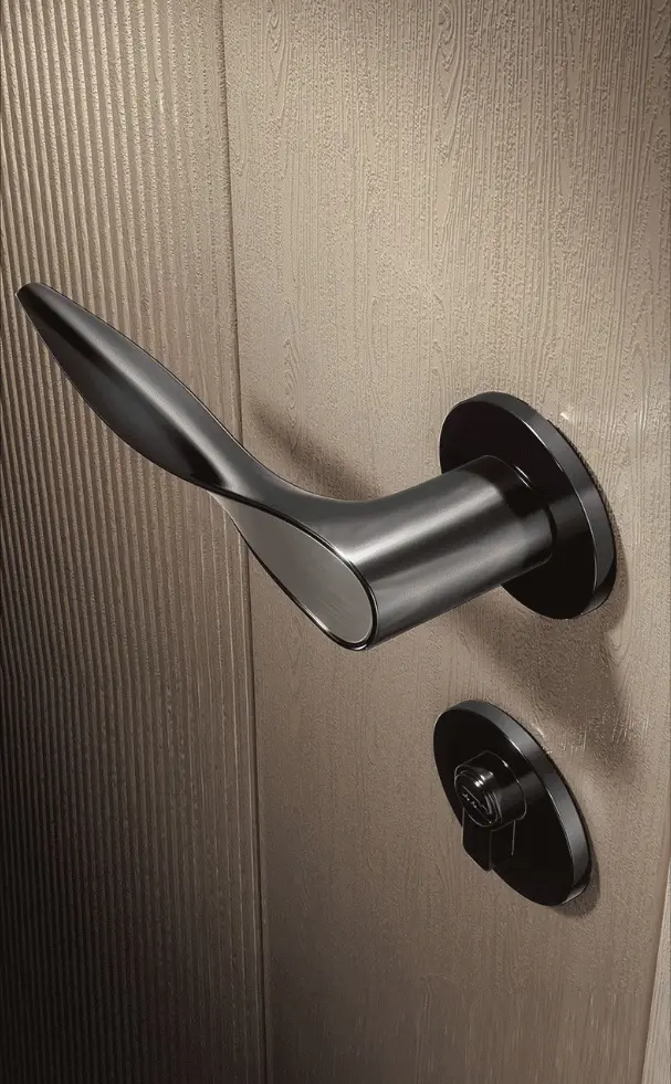 Italian-Inspired Door Handle and Lock Set - Matte Black With Glossy Trim F3